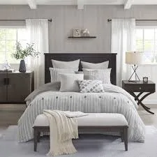 white quilts and throws for king size bed